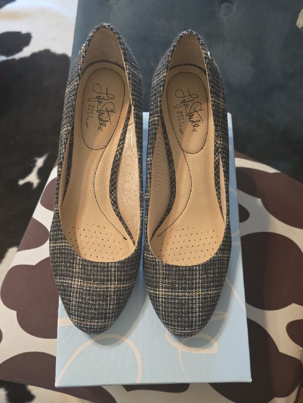 Life Stride Black and White Plaid Kitten Heel Pumps - Picture 6 of 7